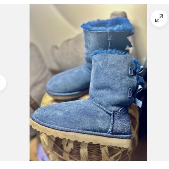 UGG Women's W Bailey Bow II Fashion Boot Size 8 US Navy Blue Comfy - Picture 1 of 10
